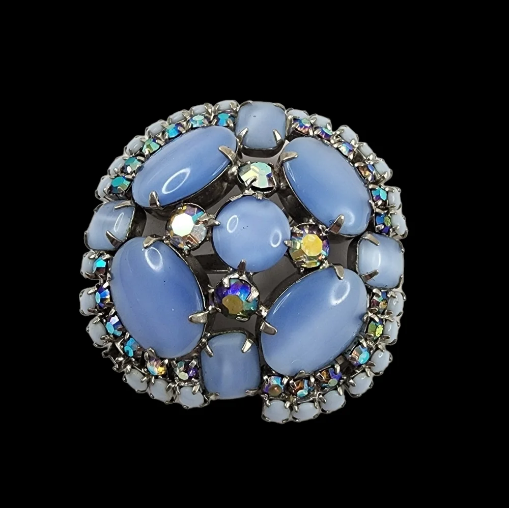 Vintage Brooch Pin Aurora Borealis Blue Rhinestones 1960s sixties A0245 -Q6